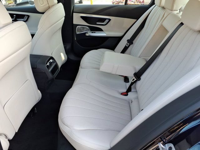 New 2026 Mercedes-Benz E 350 4MATIC Sedan image 18