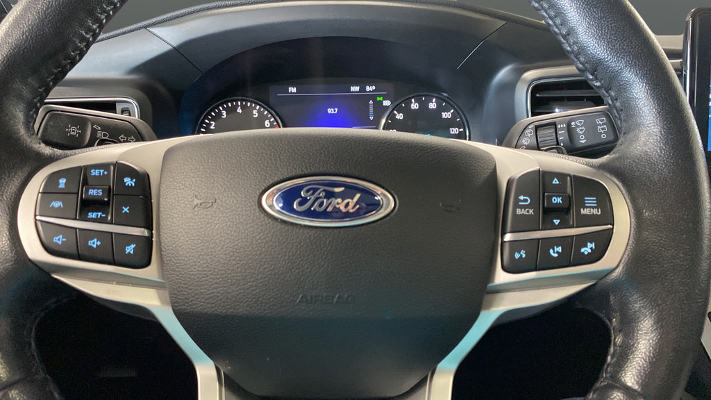 Used 2021 Ford Explorer XLT w/ Equipment Group 202A AWD/4WD image 16