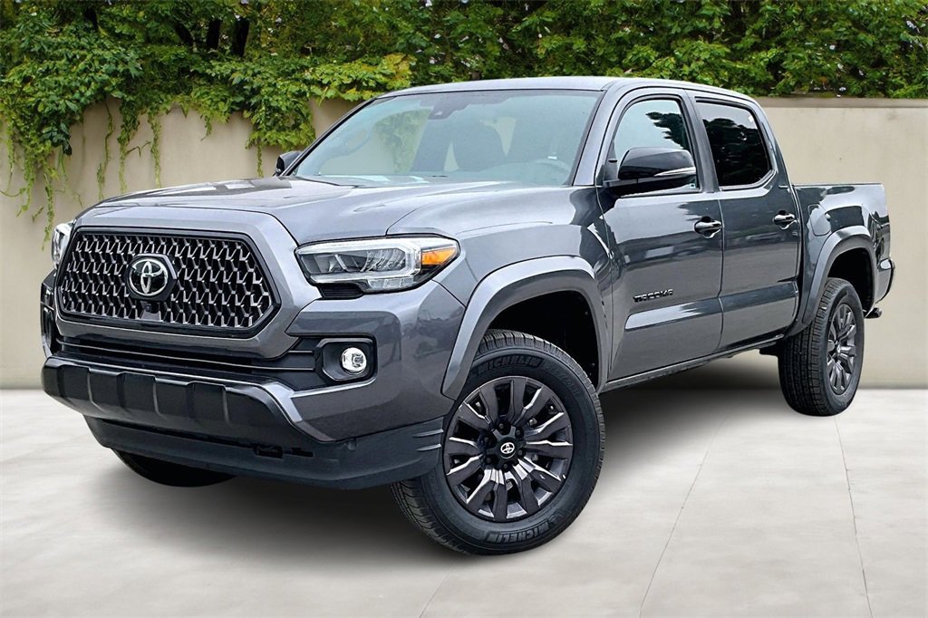 Used 2022 Toyota Tacoma Limited image 3
