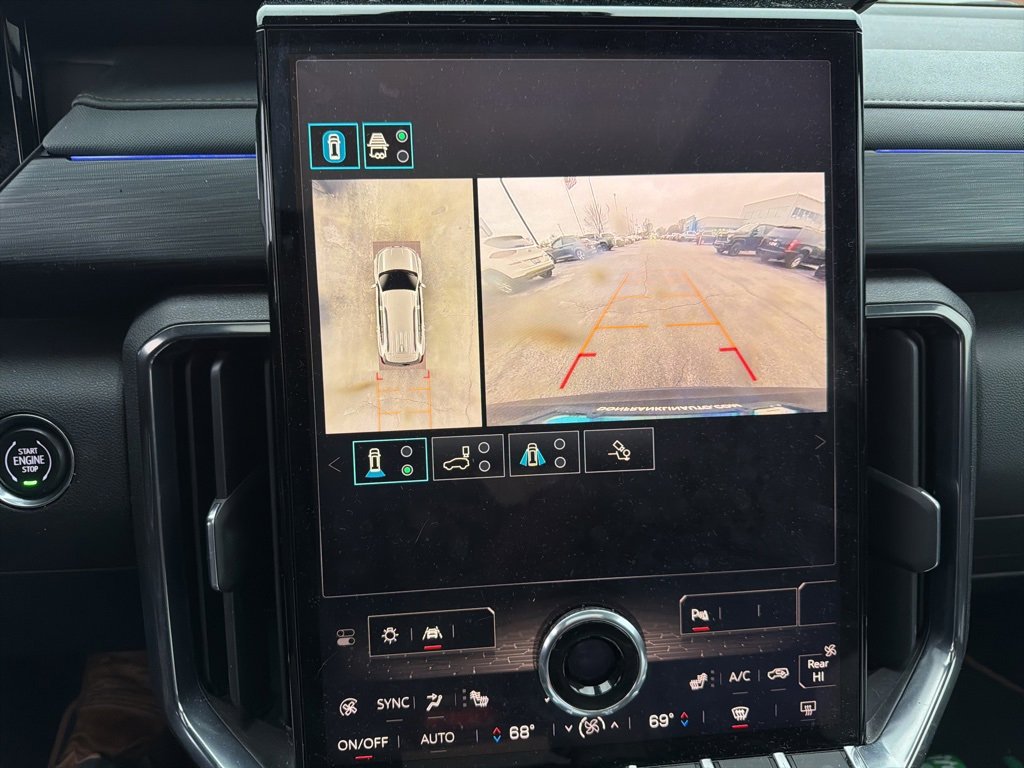 Used 2024 GMC Acadia AT4 w/ Luxury Package image 11