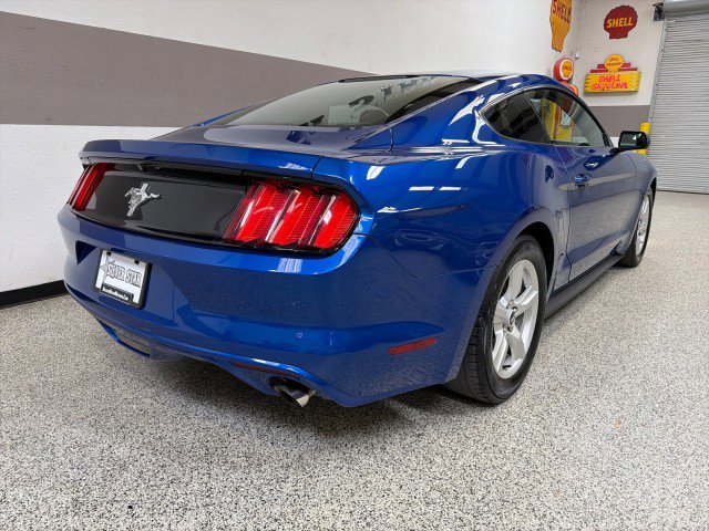 Used 2017 Ford Mustang Coupe image 34