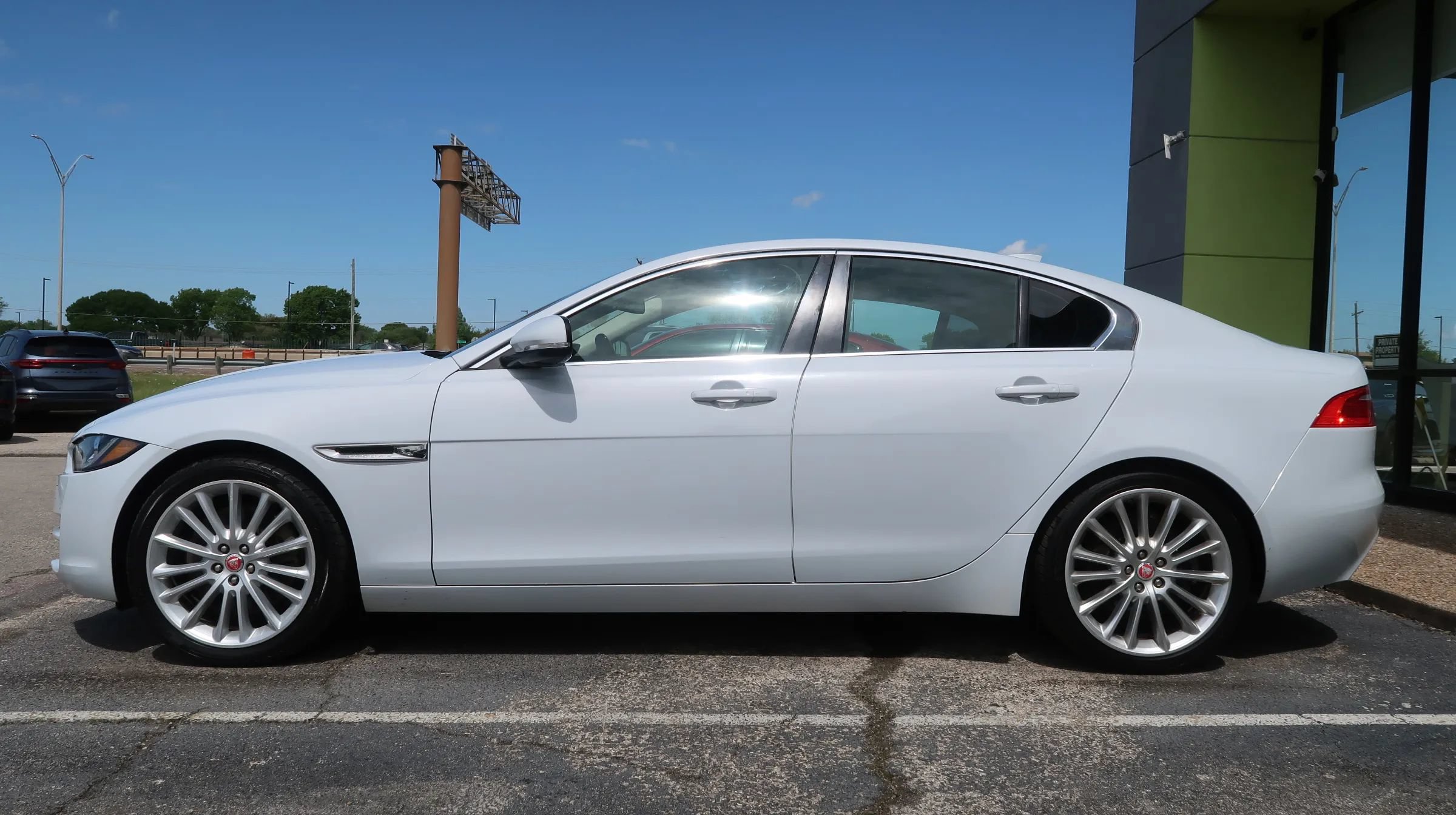 Used 2017 Jaguar XE First Edition AWD/4WD image 6