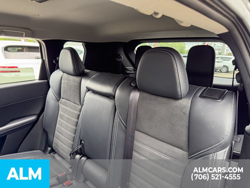 Used 2025 Mitsubishi Outlander SE FWD image 17