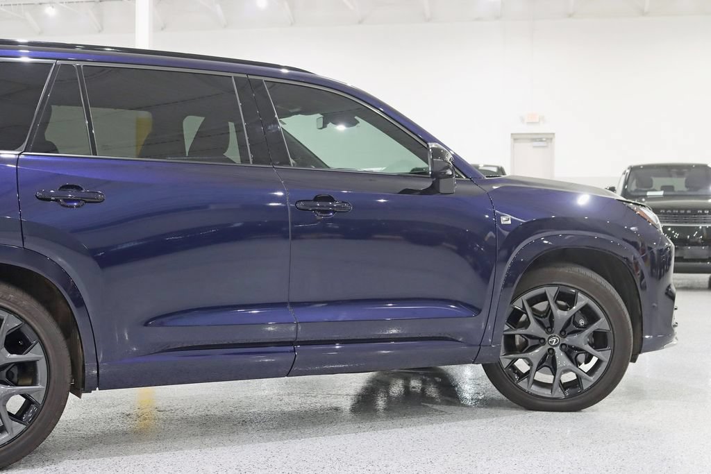 Used 2025 Lexus TX 500h AWD w/ Technology Package image 11