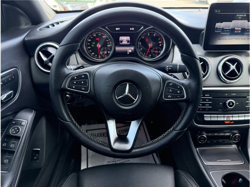 Used 2018 Mercedes-Benz CLA 250 image 37