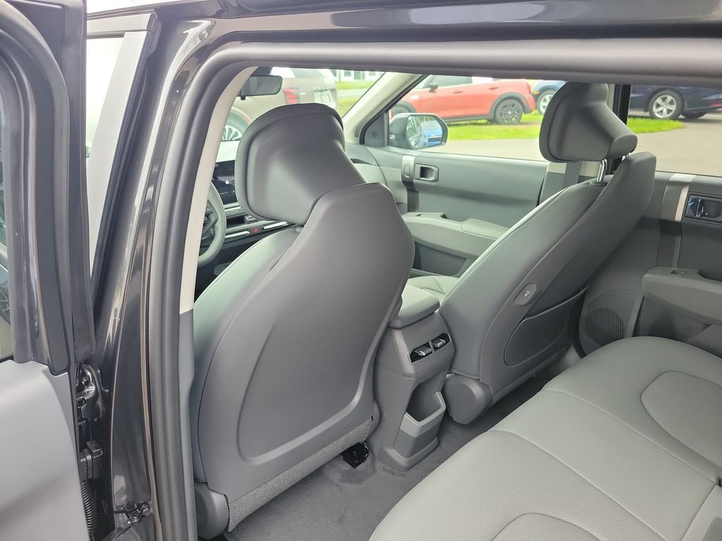 New 2027 Kia EV3 Wind FWD image 16