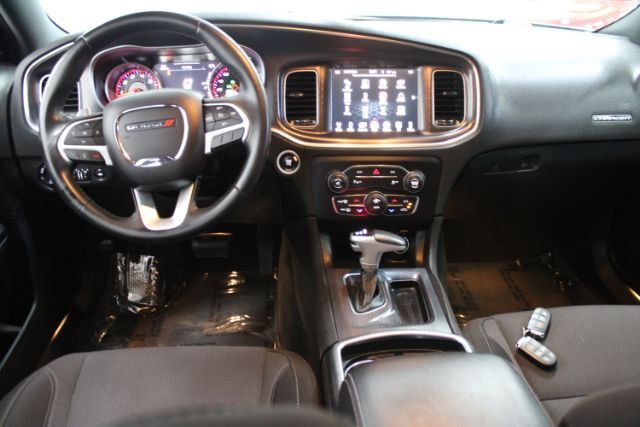 Used 2016 Dodge Charger R/T w/ Driver Confidence Group RWD image 2