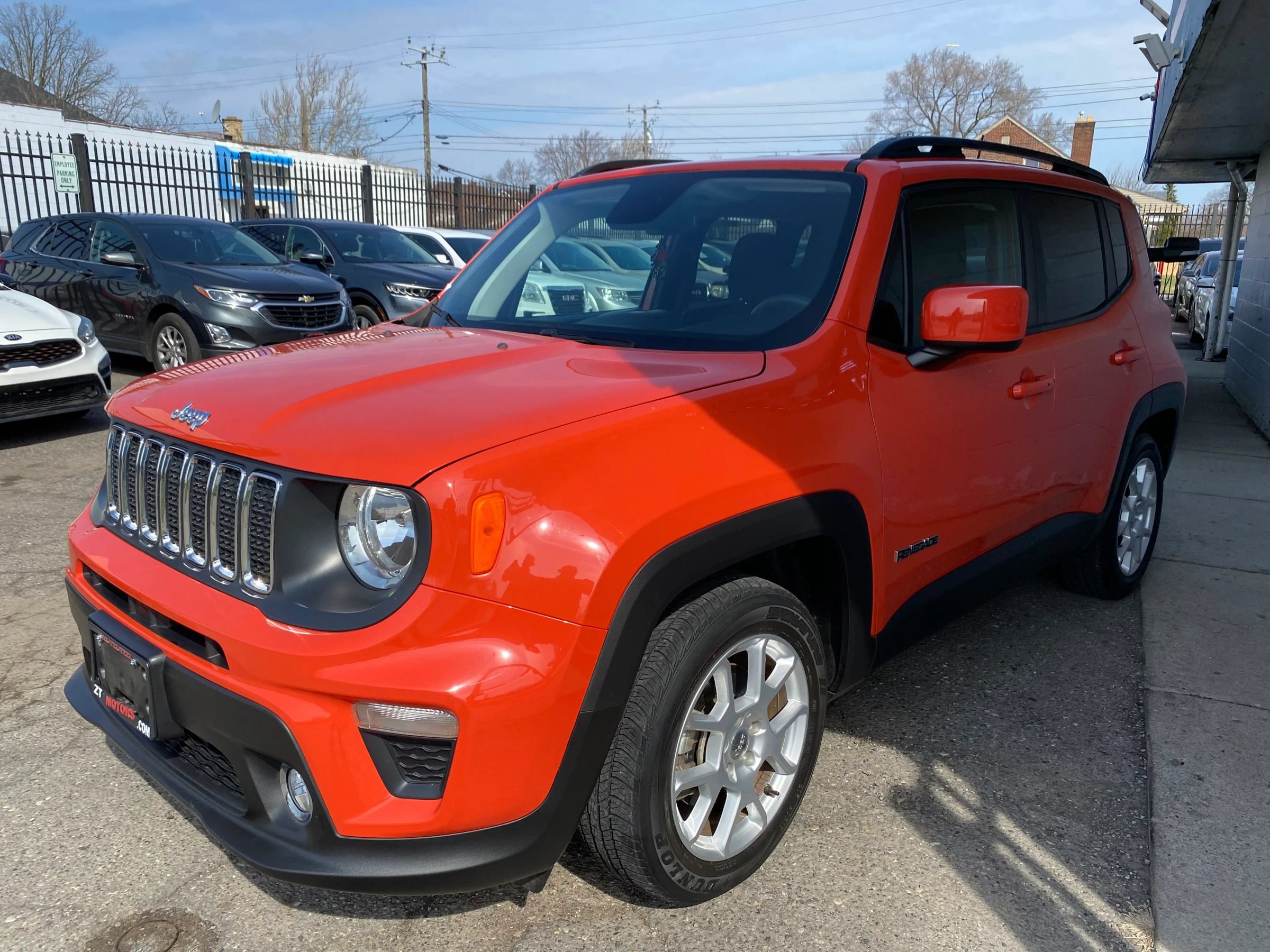 Used 2019 Jeep Renegade Latitude FWD image 6