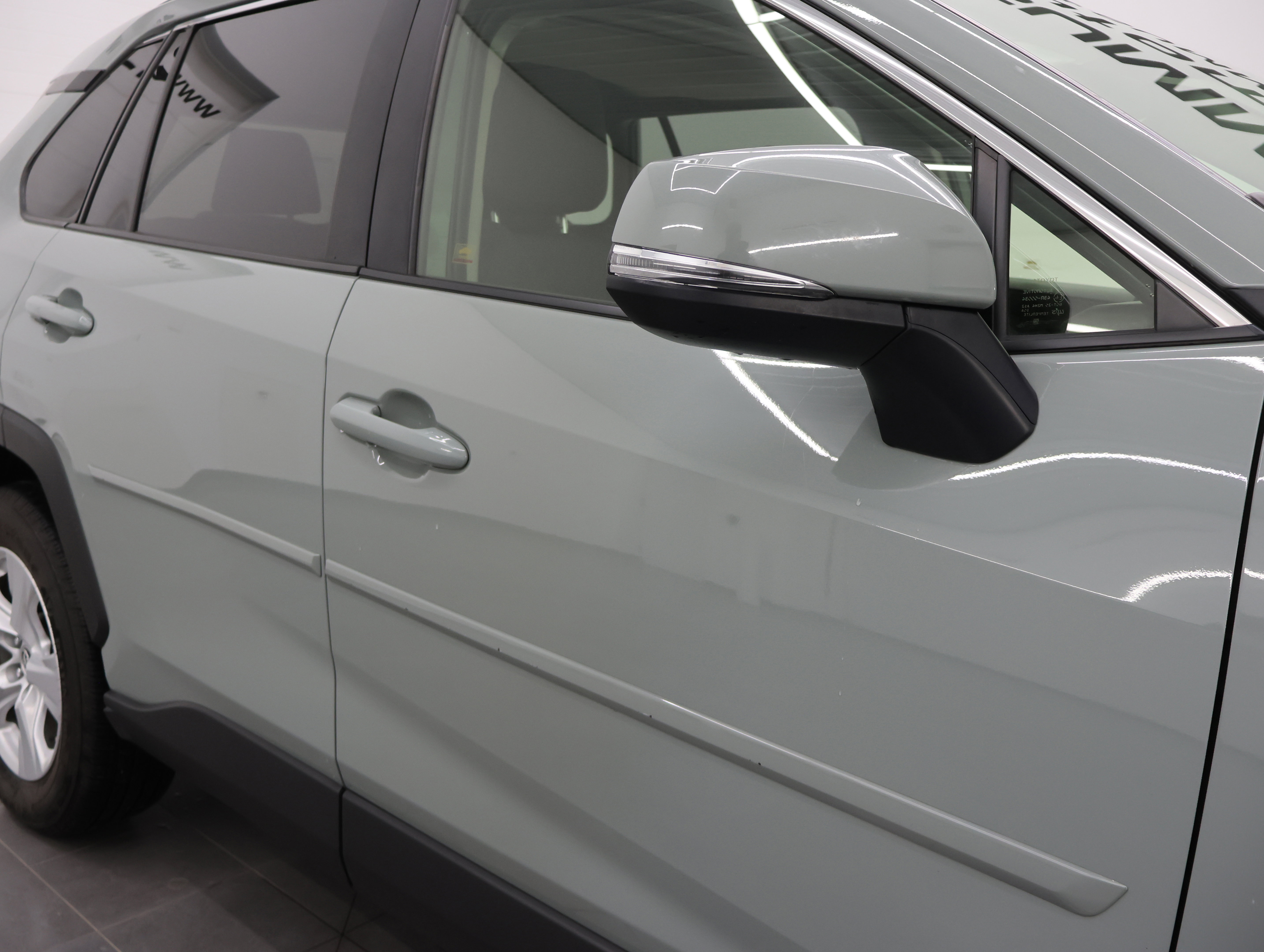 Used 2019 Toyota RAV4 XLE w/ Convenience Package image 24