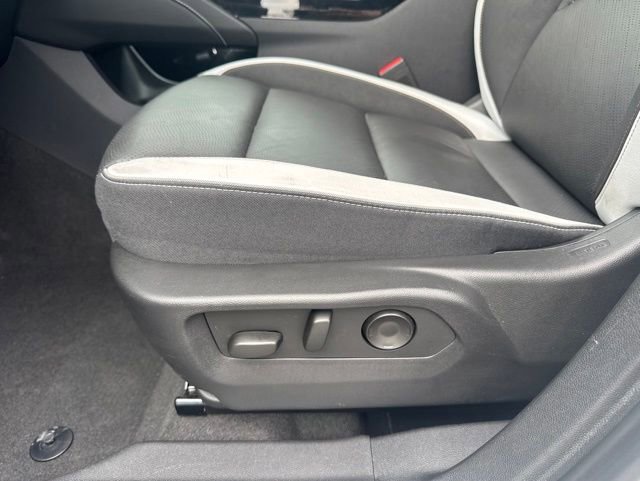Used 2025 Buick Envision Sport Touring AWD/4WD image 18