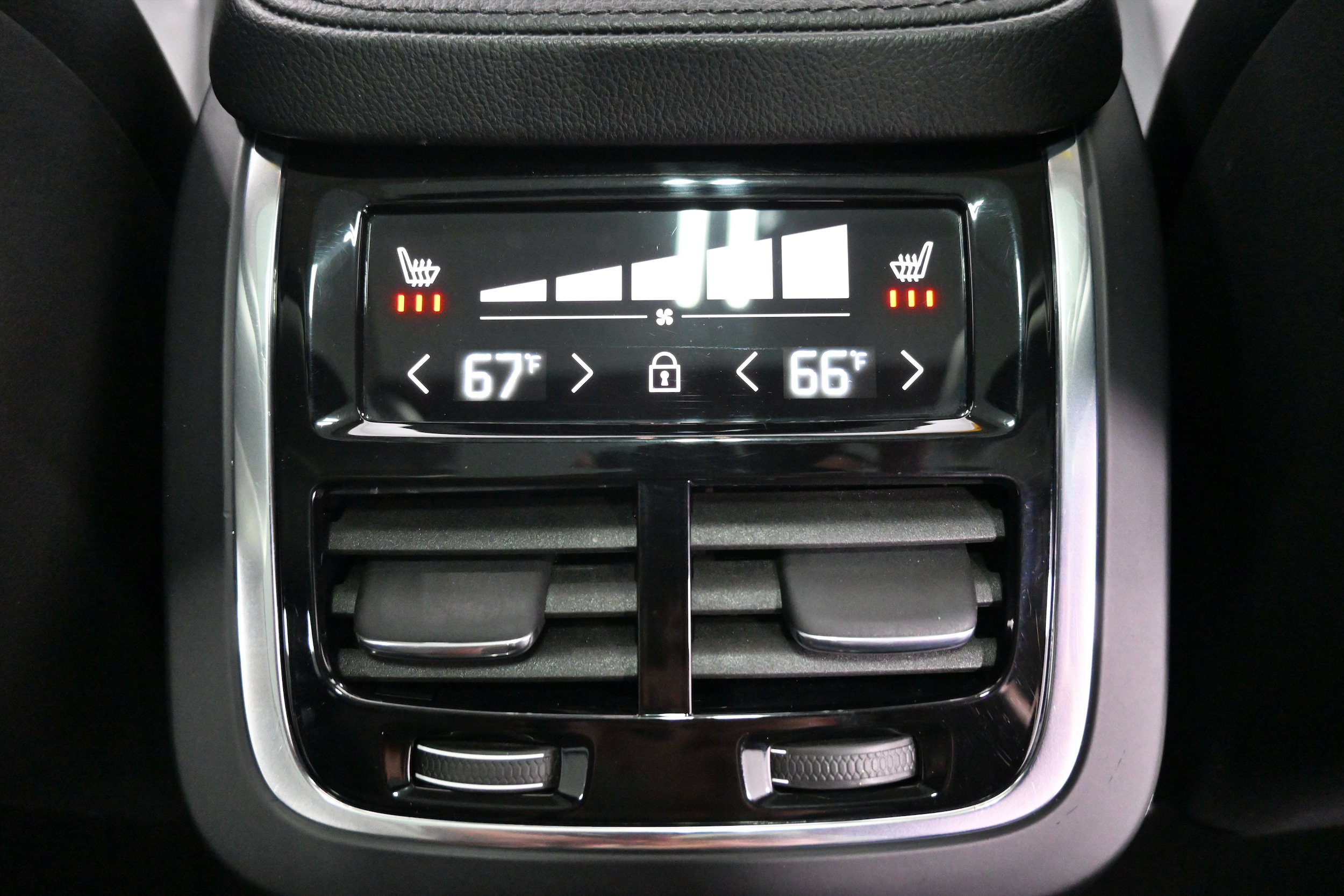 Used 2021 Volvo XC90 T5 Momentum w/ Climate Package AWD/4WD image 30