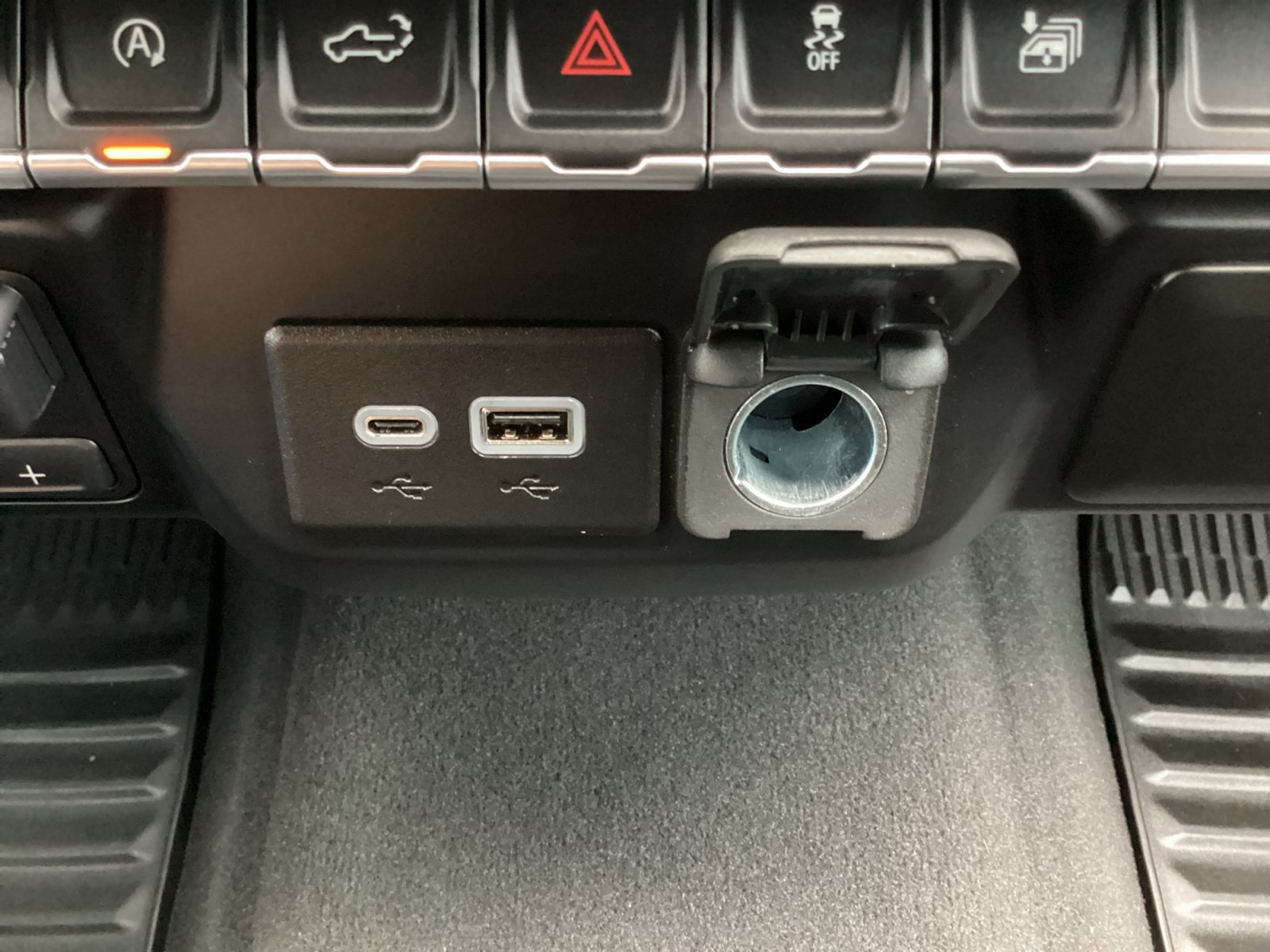 Used 2019 Chevrolet Silverado 1500 LT w/ Texas Edition RWD image 25