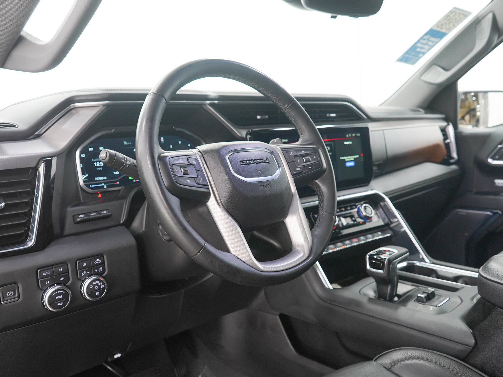 Used 2023 GMC Sierra 1500 Denali w/ Technology Package AWD/4WD image 26