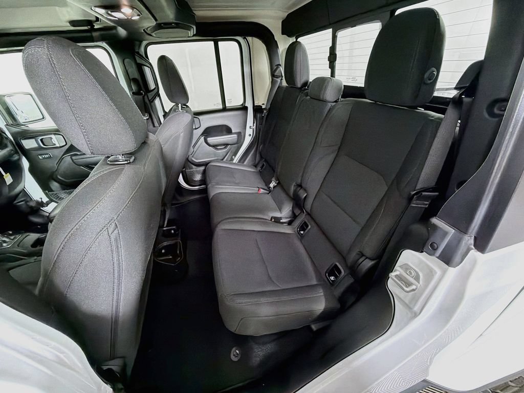 Used 2022 Jeep Gladiator Sport AWD/4WD image 23