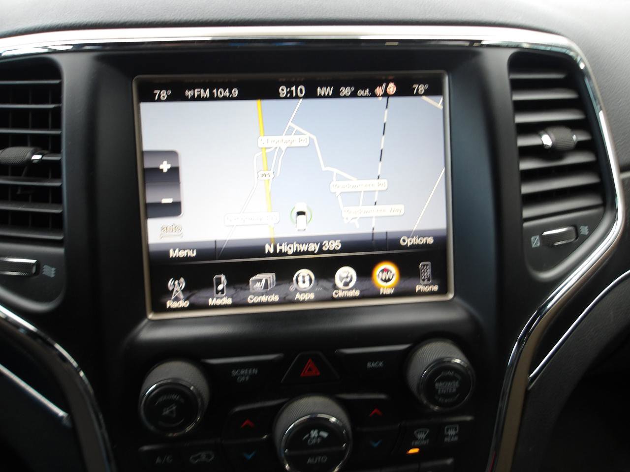 Used 2017 Jeep Grand Cherokee Limited w/ Luxury Group II image 18