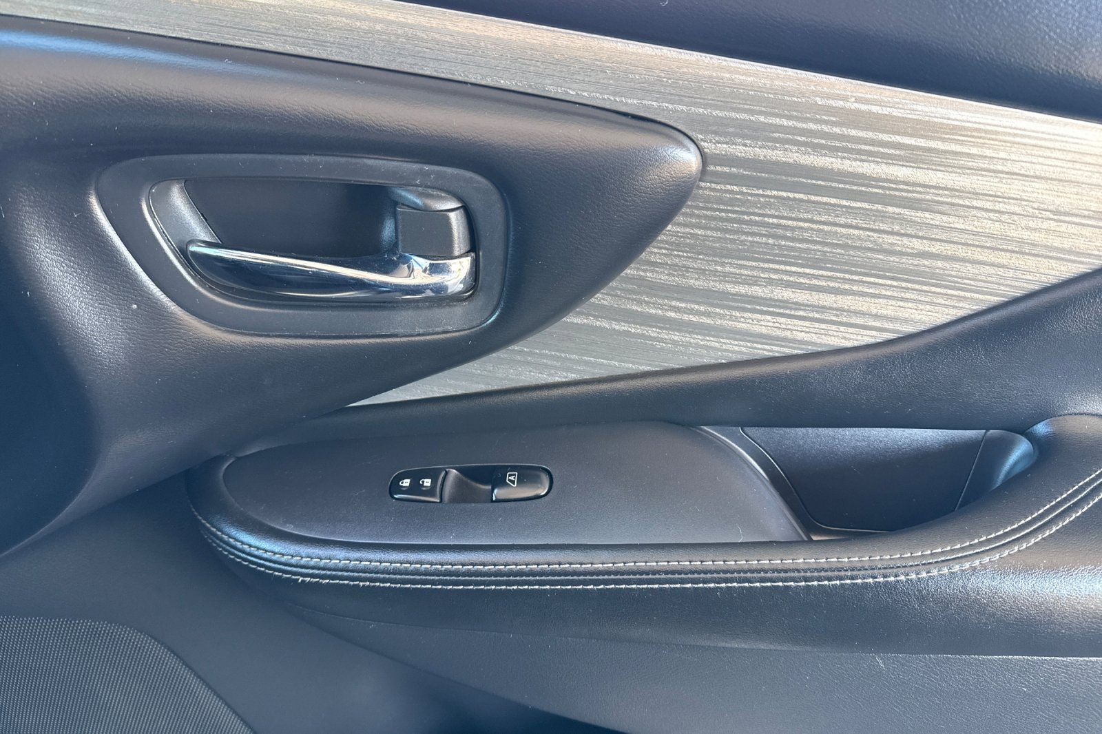 Used 2018 Nissan Murano SV image 22