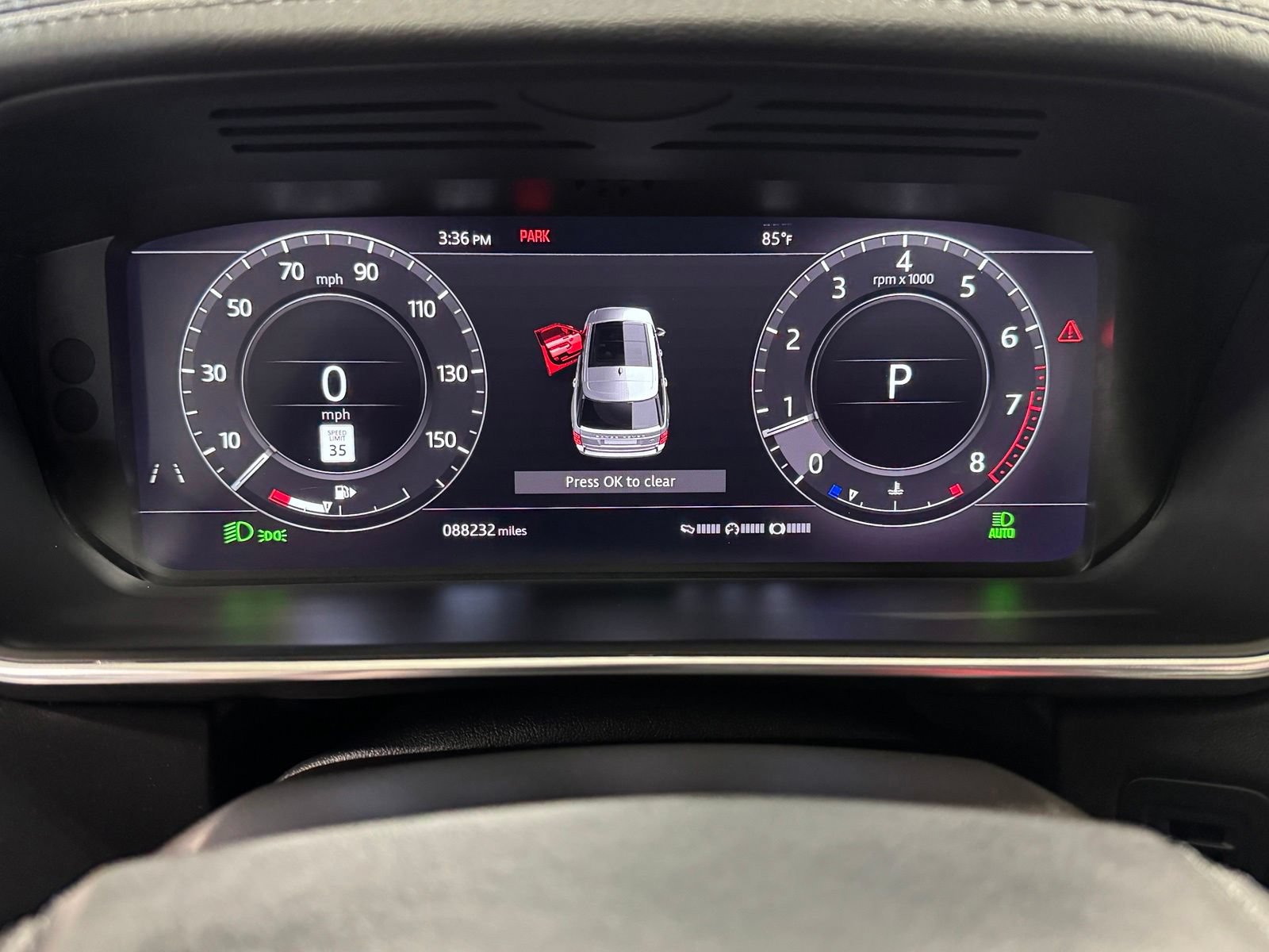 Used 2018 Land Rover Range Rover HSE AWD/4WD image 23