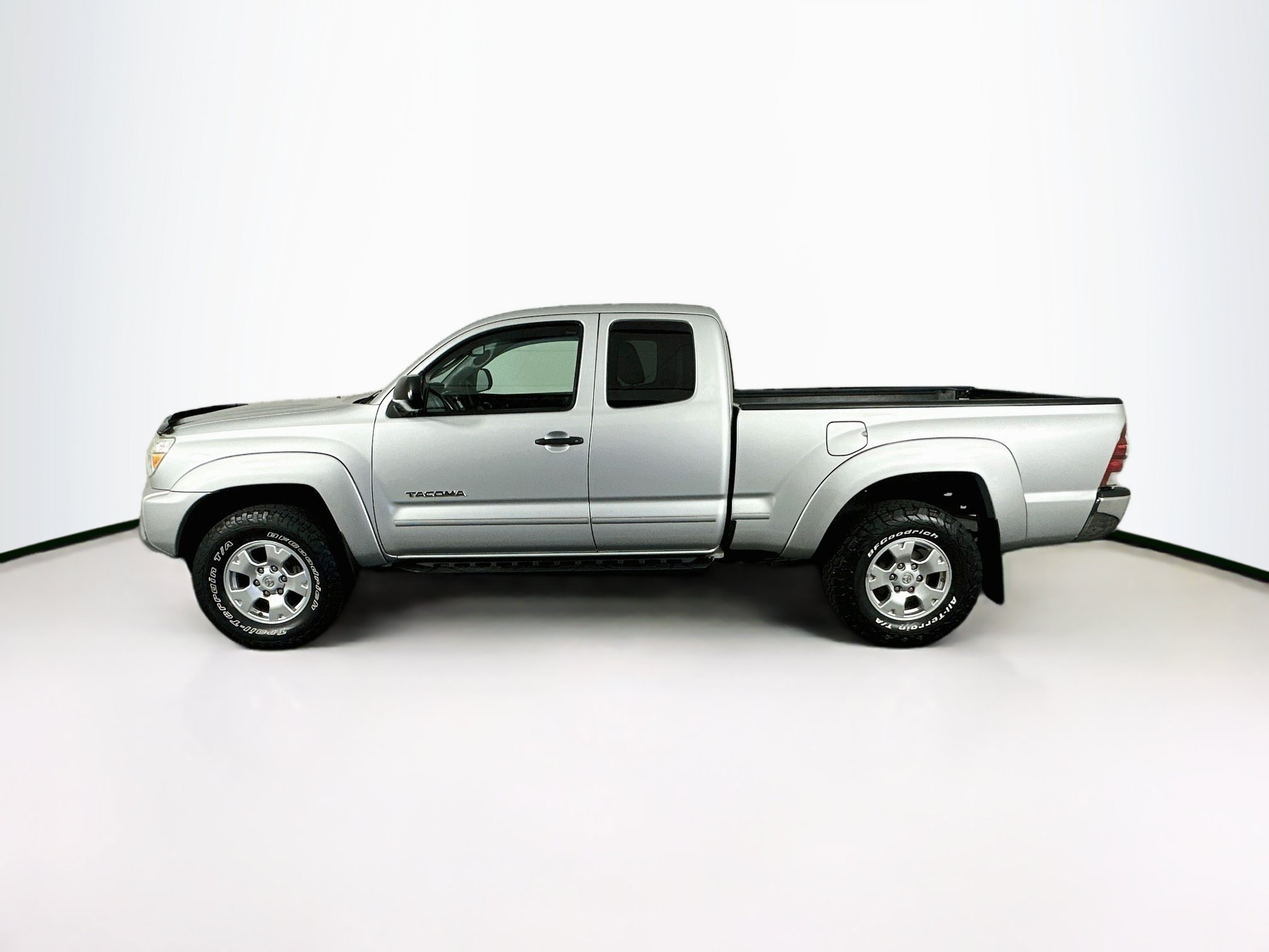 Used 2013 Toyota Tacoma PreRunner w/ TRD Off-Road Pkg RWD image 4