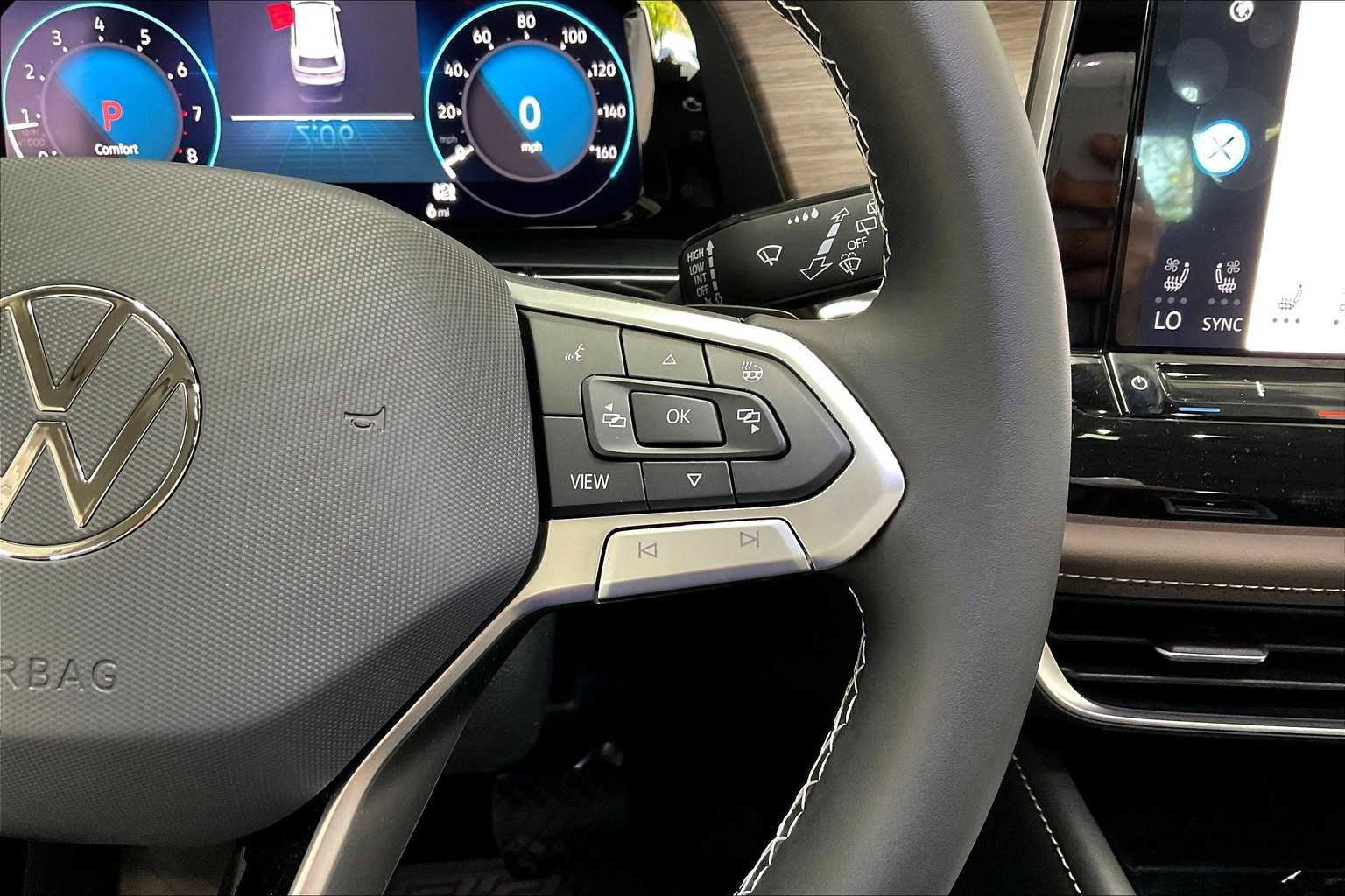 New 2025 Volkswagen Atlas SEL image 18