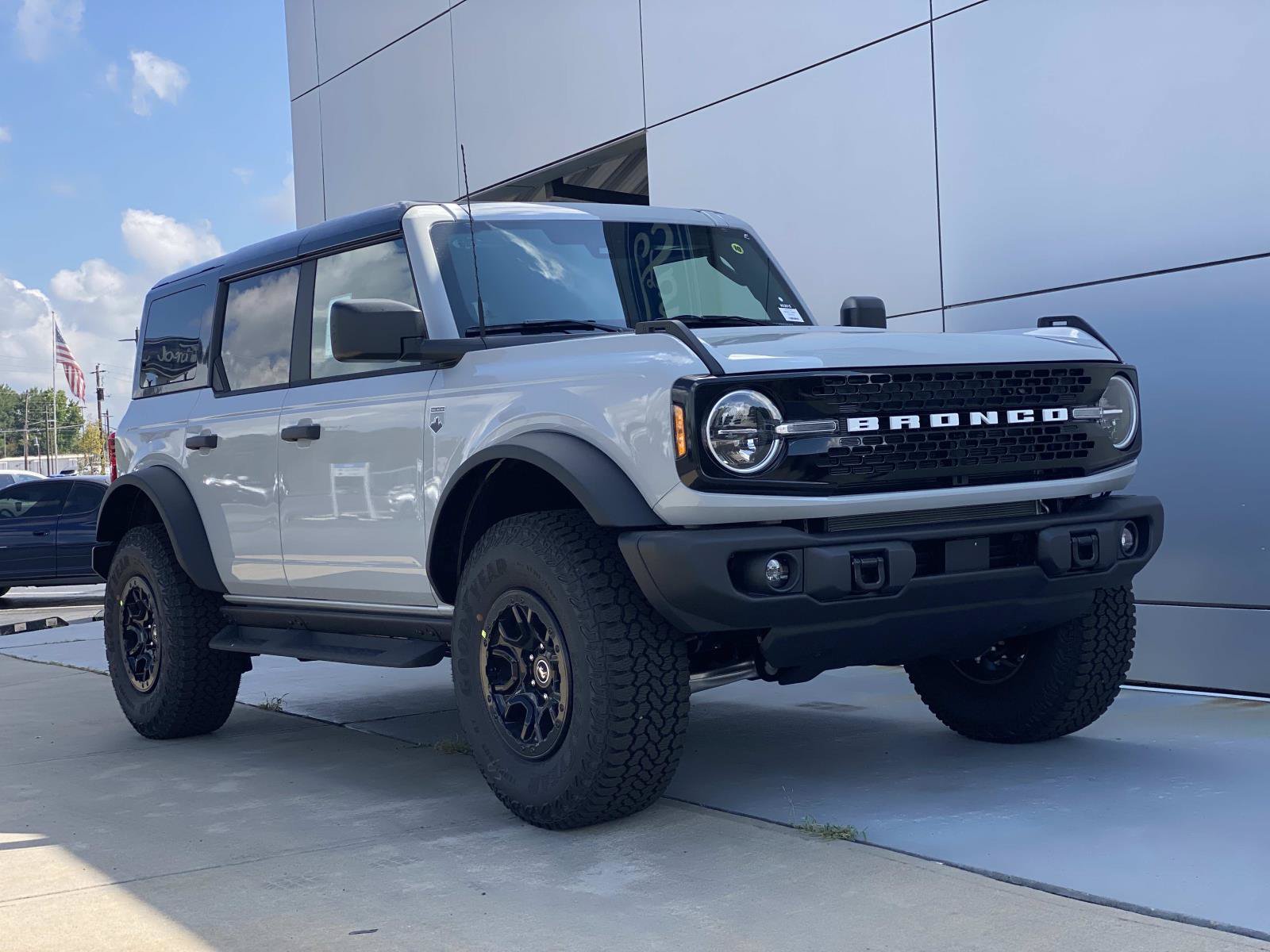 New 2026 Ford Bronco Big Bend w/ Black Diamond Package AWD/4WD image 1