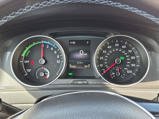 Used 2018 Volkswagen e-Golf SE w/ DC Fast Charging Package FWD image 11