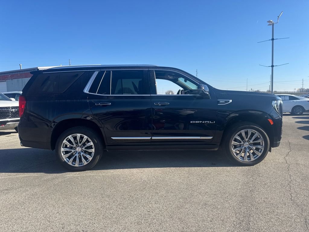 Used 2023 GMC Yukon Denali w/ Denali Reserve Package image 7