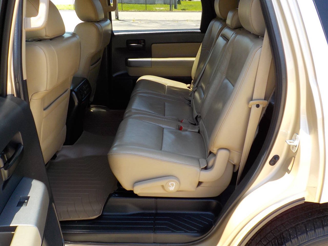 Used 2016 Toyota Sequoia SR5 w/ Premium Package RWD image 23