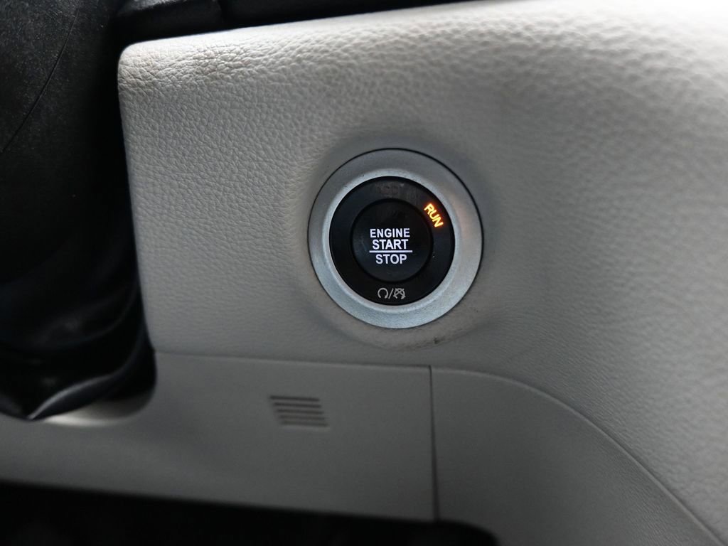 Used 2020 Chrysler Pacifica Limited w/ Advanced Safetytec Group image 31