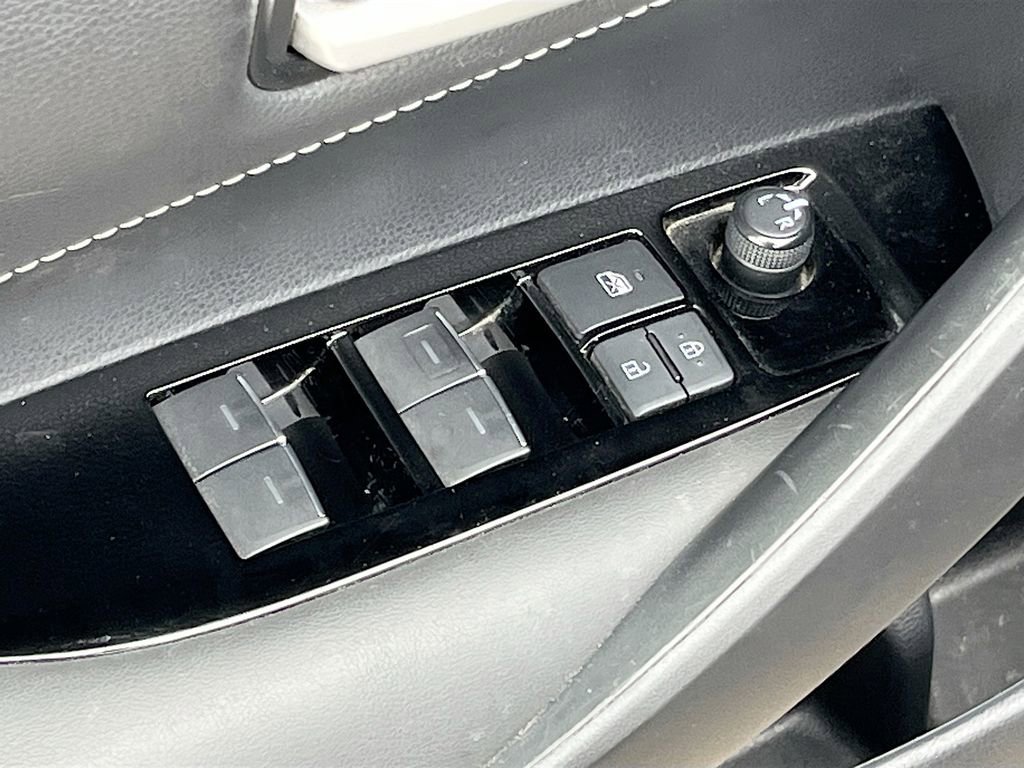 Used 2022 Toyota Corolla SE FWD image 17
