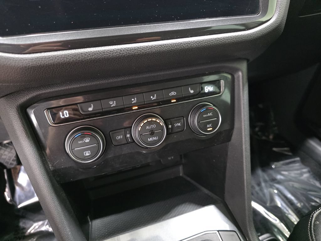 Used 2018 Volkswagen Tiguan SE AWD/4WD image 24