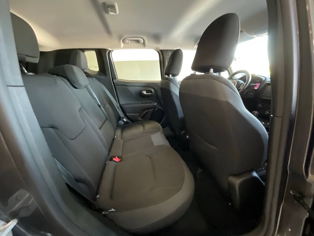 Used 2018 Jeep Renegade Altitude AWD/4WD image 21