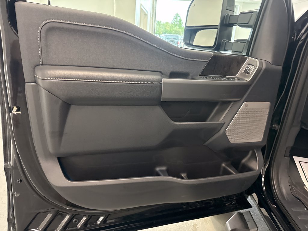 New 2027 Ford F250 Lariat w/ Black Appearance Package AWD/4WD image 12