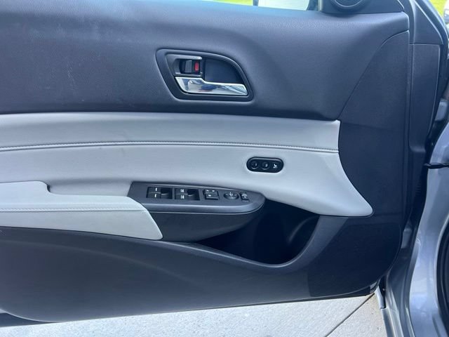 Used 2017 Acura ILX FWD image 7
