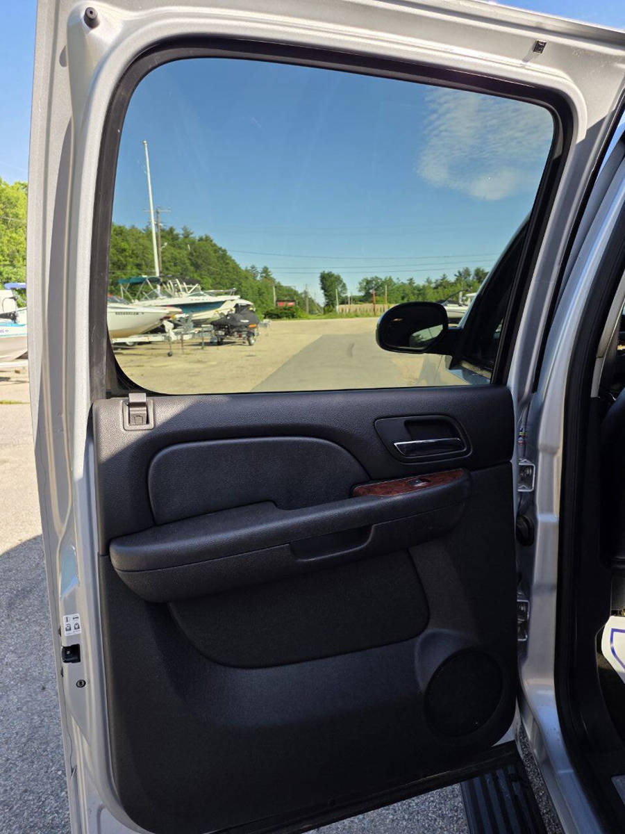 Used 2012 Chevrolet Suburban LTZ AWD/4WD image 14