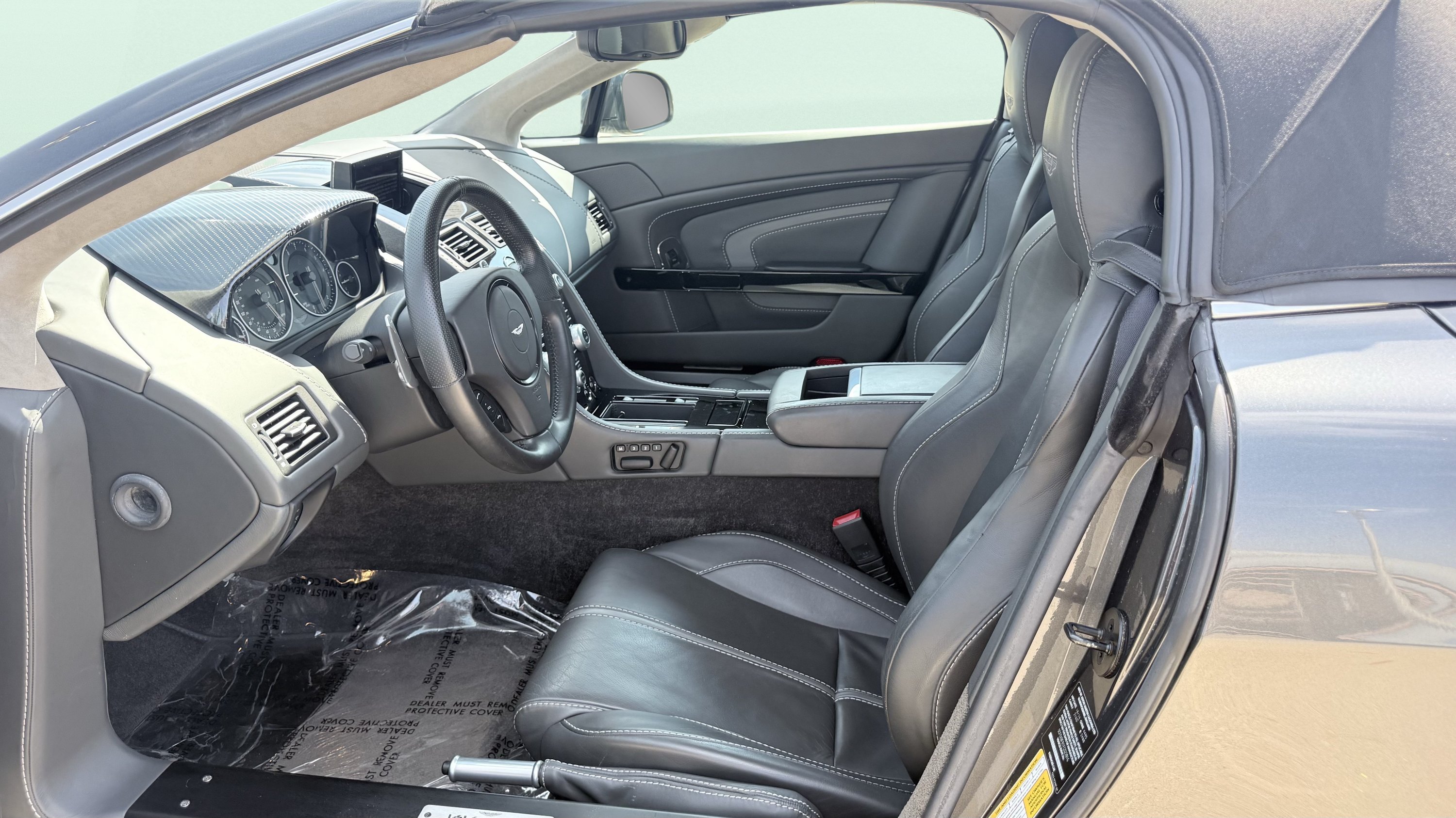 Used 2015 Aston Martin V12 Vantage S RWD image 19