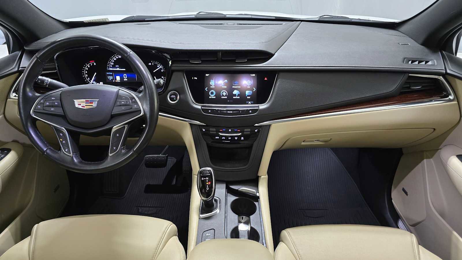 Used 2018 Cadillac XT5 Luxury w/ Driver Awareness Package image 18