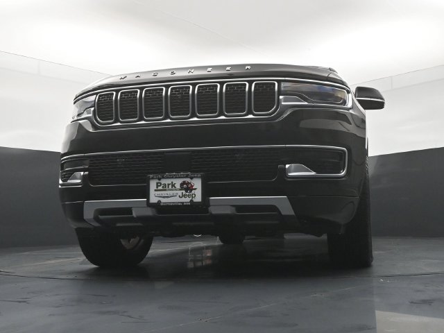Used 2024 Jeep Wagoneer L Series III w/ Premium Group I AWD/4WD image 19