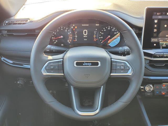 Used 2026 Jeep Compass Latitude image 18