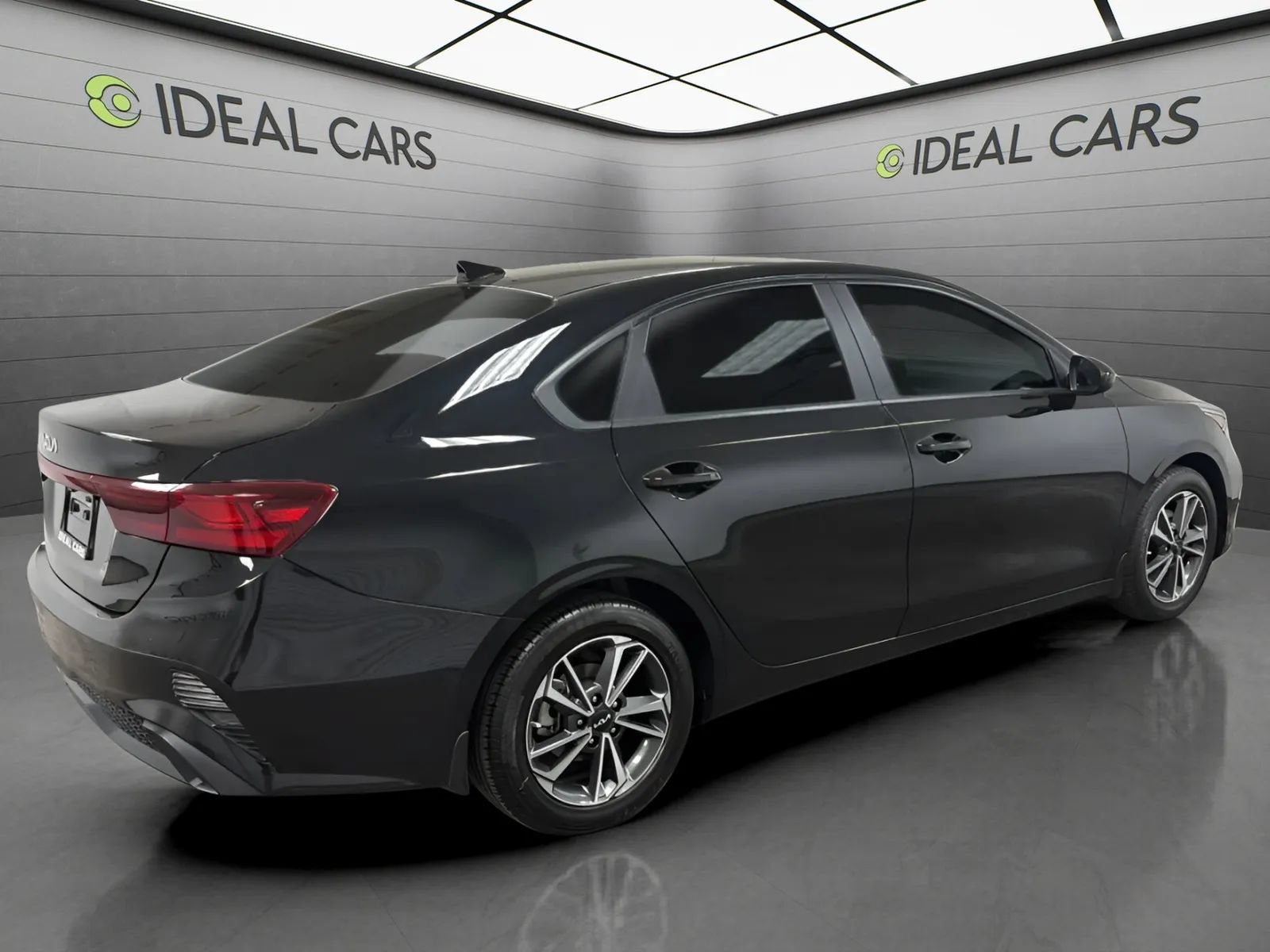 Used 2023 Kia Forte LXS FWD image 5