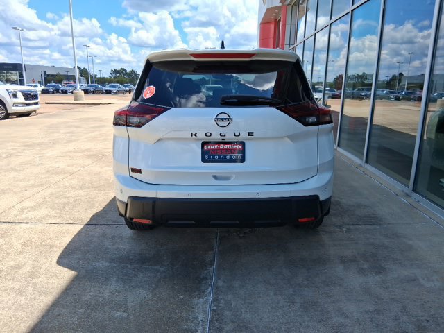 New 2026 Nissan Rogue Dark Armor FWD image 5
