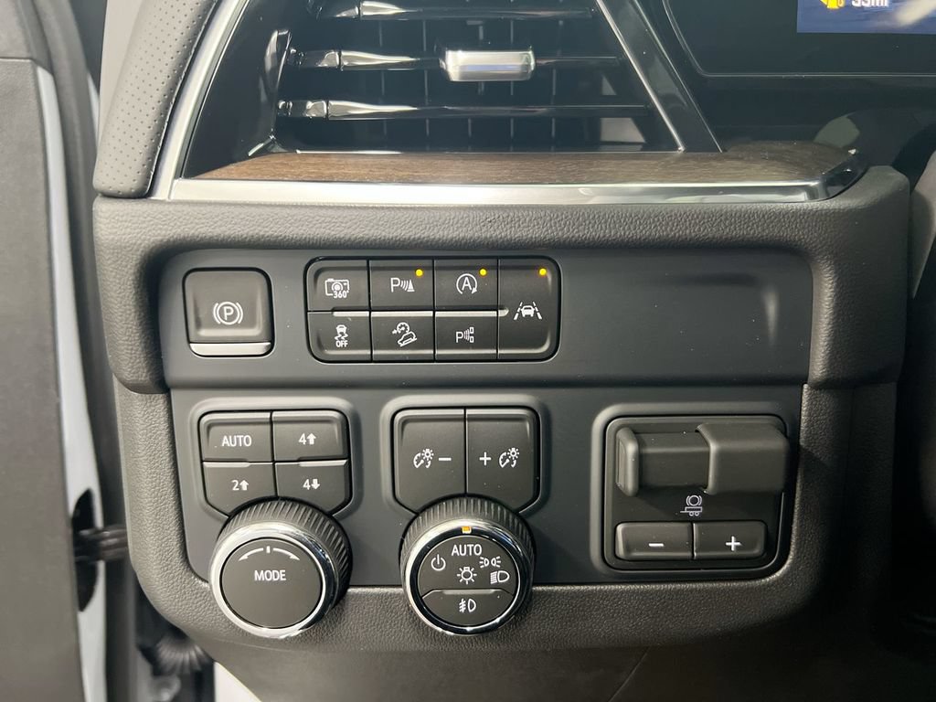 New 2026 Chevrolet Tahoe High Country w/ Sun And Tow Package AWD/4WD image 19