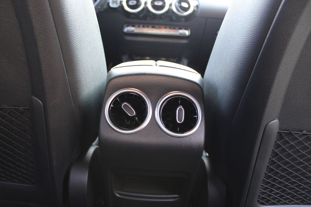 Used 2025 Mercedes-Benz GLA 250 image 25