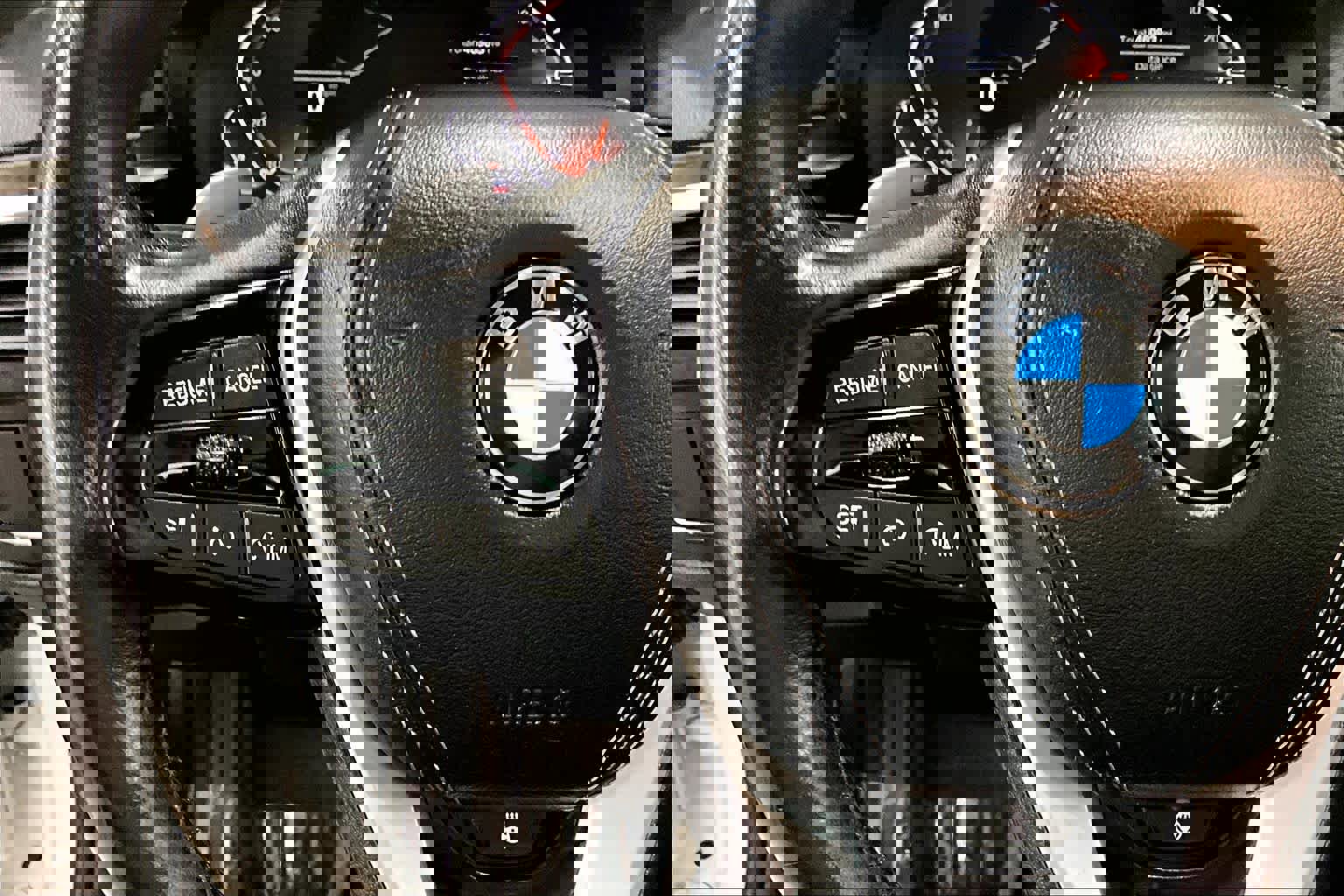 Used 2021 BMW 540i xDrive w/ Premium Package image 23