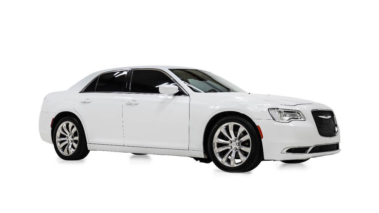 Used 2019 Chrysler 300 Touring L w/ Quick Order Package 22F RWD image 1
