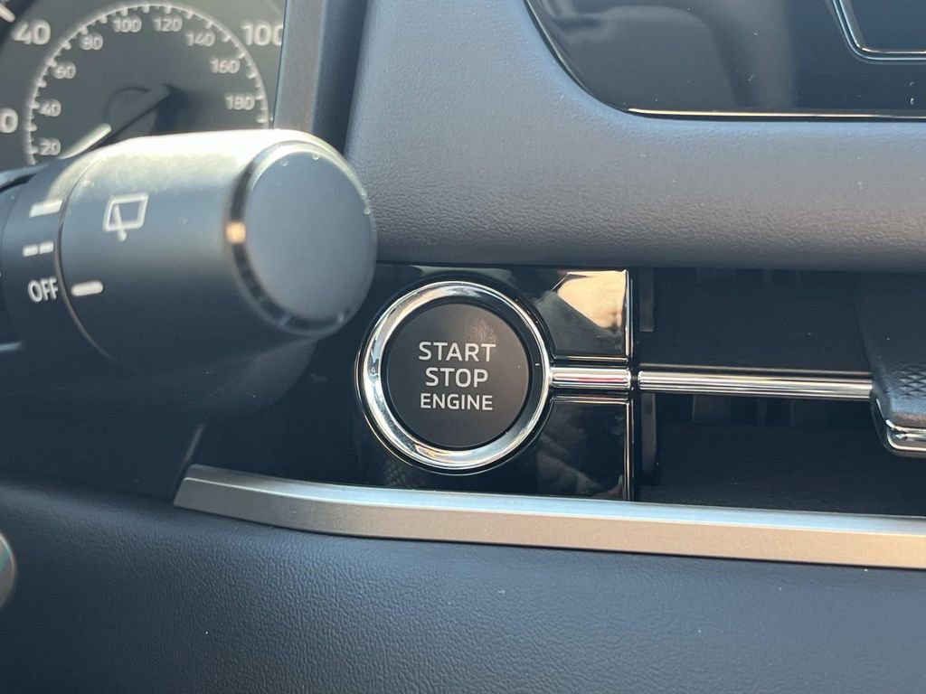 New 2026 Mitsubishi Outlander SE image 23