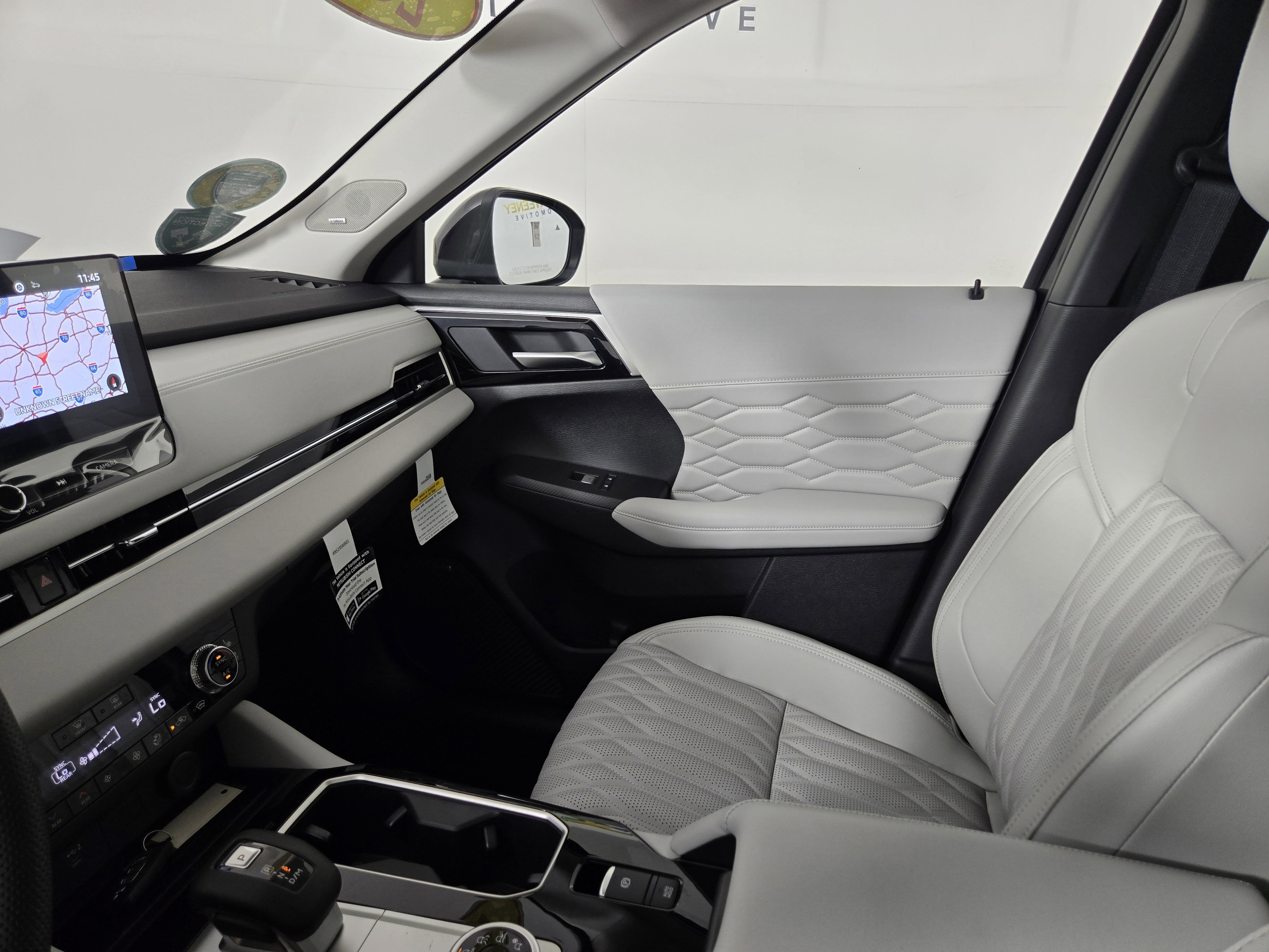 New 2025 Mitsubishi Outlander SEL image 25