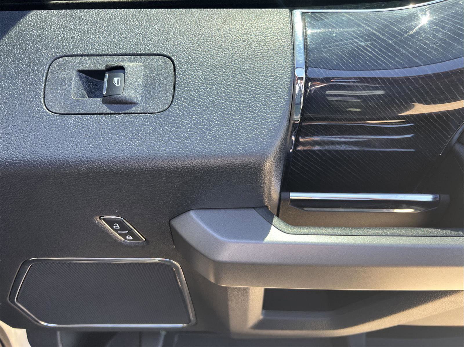 Used 2022 Ford F350 Platinum AWD/4WD image 12
