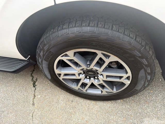 Used 2025 Ford Expedition Active AWD/4WD image 15