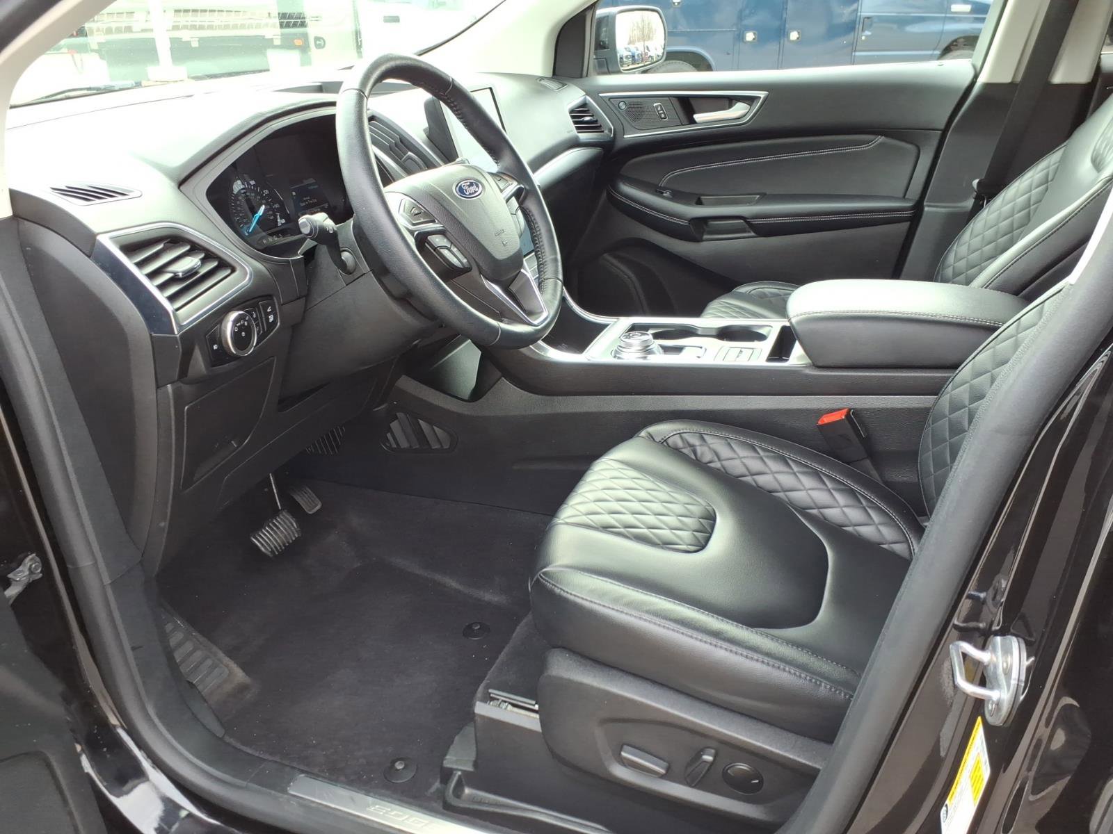 Used 2024 Ford Edge Titanium image 11