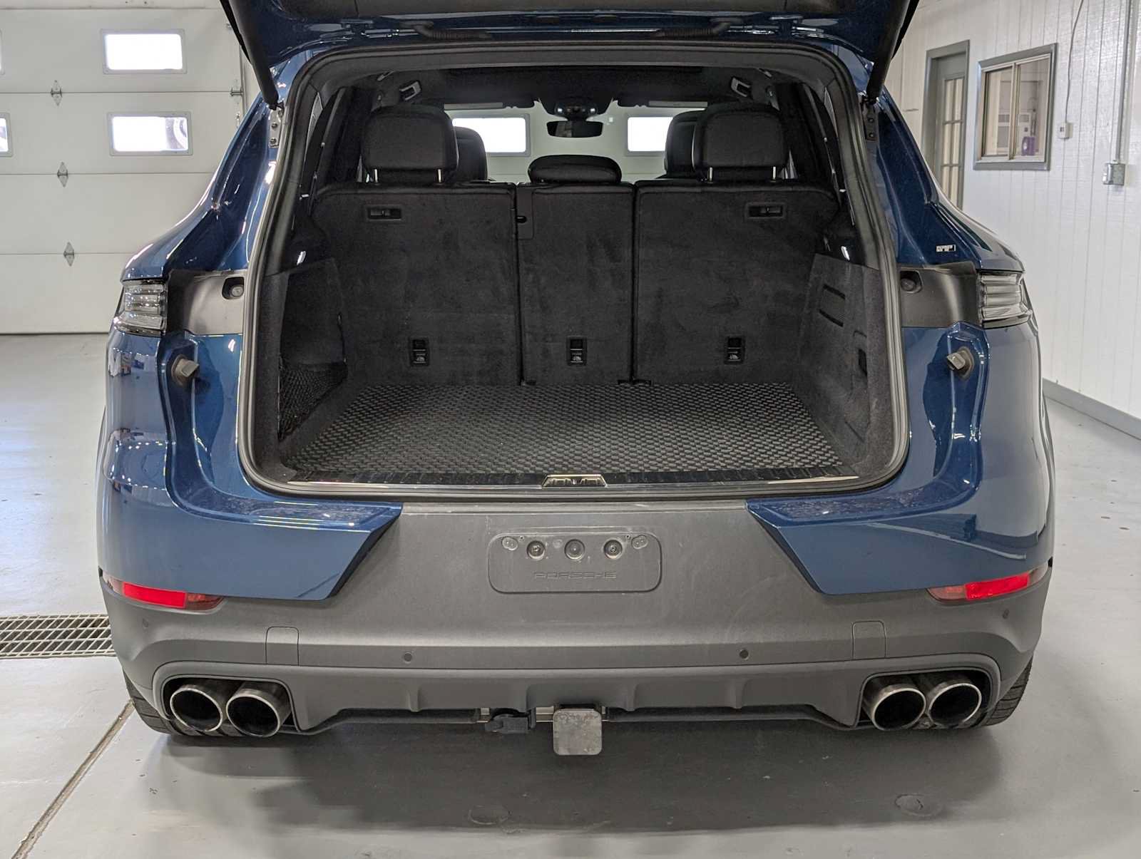 Used 2024 Porsche Cayenne S AWD/4WD image 33